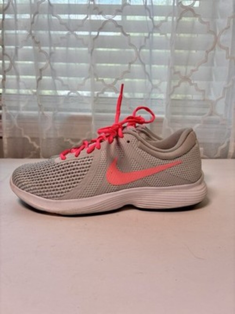 Nike Revolution 4 Women’s 7W Running Shoes Gray Pink Athletic Sneakers